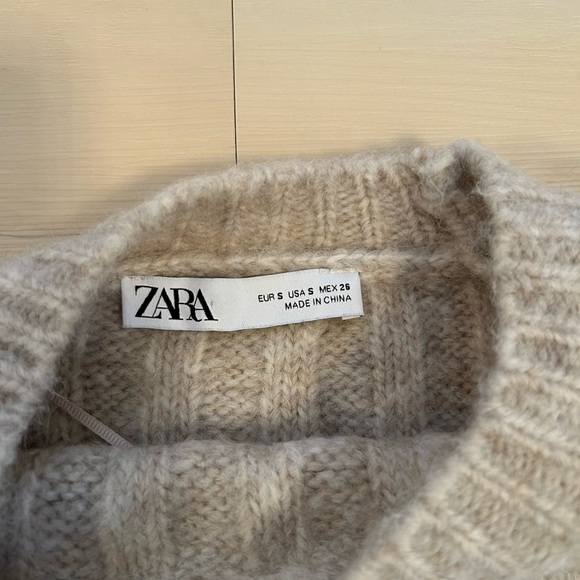 Beige oversized Zara sweater. Size small - Picture 4 of 4